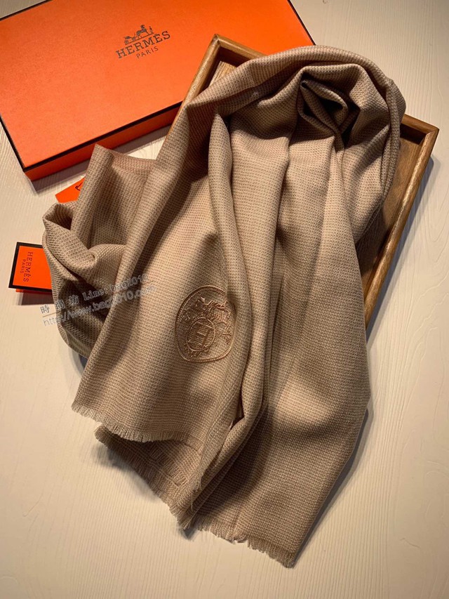 Hermes專櫃最新款純色圍巾 愛馬仕刺繡羊絨大披肩  mmj1470